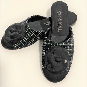 Chanel Black Green Foil Tweed Fabric Camillia Flower Flats Mules/Slde